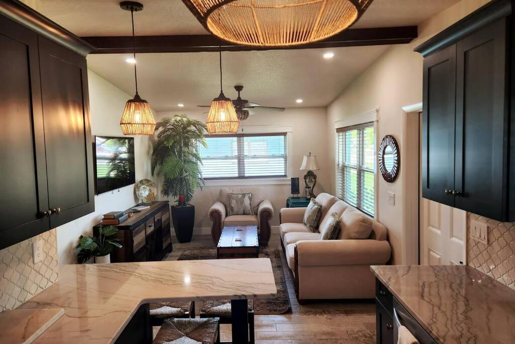 Bali Bungalow - Downtown Cocoa Beach Bagian luar foto